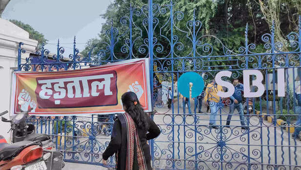 356995-bank-strike-updates-news-and-photos-scaled