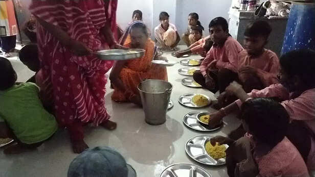 355431-mi-d-meel-school-food