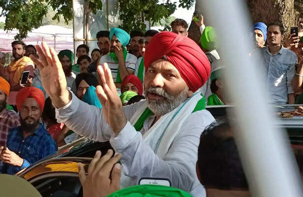 355707-rakesh-tikait