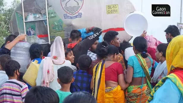 354351-delhi-water-d