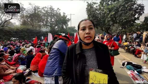 357675-anganwadi-workers-delhi-protest-strike-demand-chief-minister-arvind-kejriwal-covid-19-frontline-workers-4