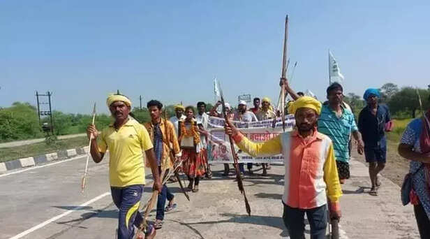 356045-chhattisgarh-tribal-community-protest-coal-allocation-adani-hasdeo-aranya-forest-chhattisgarh-governer-gaon-connection-2
