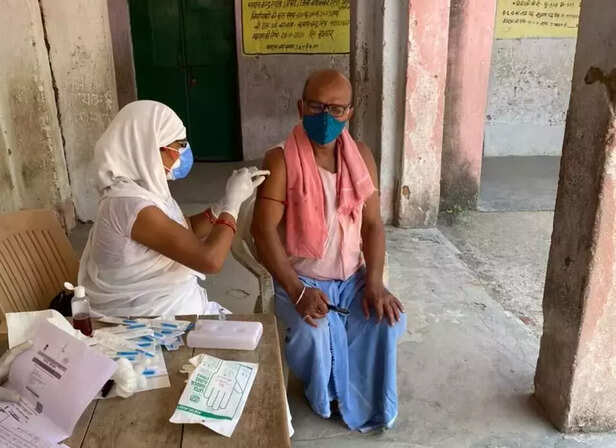 353079-covid-vaccination-corona-virus-test-bihar-gaon-connection-1