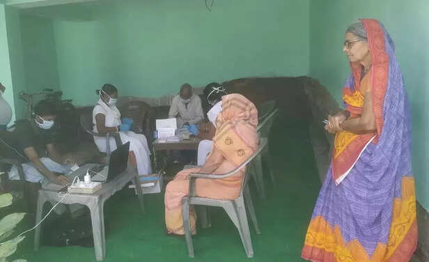 353080-covid-vaccination-corona-virus-test-bihar-gaon-connection-3