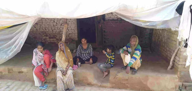 356308-dengue-outbreak-in-kannauj-uttar-pradesh-delhi-plasma-dengue-fever-patients-died-gaon-connection-3-scaled