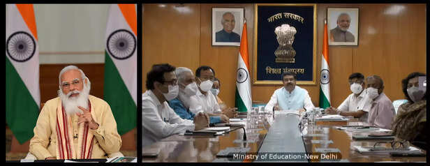 354279-pm-interacts-with-directors-of-centrally-funded-technical-institutions-3