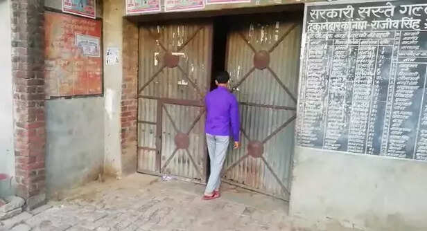 353414-rajiv-singh-yadav-a-ration-shop-kotedaar-defies-the-bad-guy-stereotype-1
