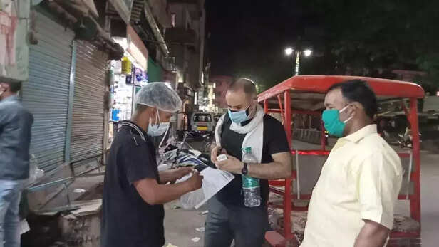 353102-corona-warriors-varanasi-gaon-connection-corona-second-wave-2