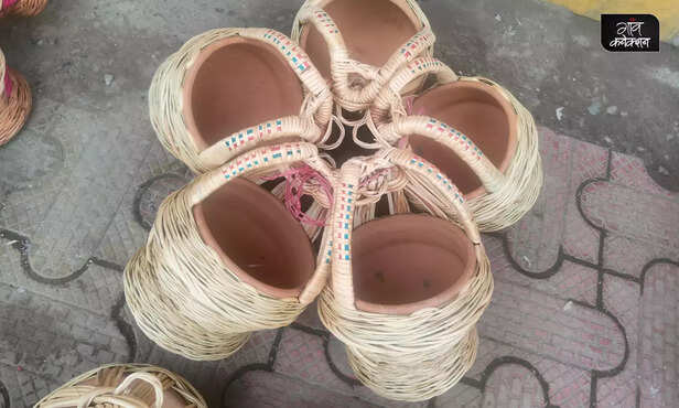 370020-kangri-makers-portable-heater-jammu-kashmir-cold-winter-2