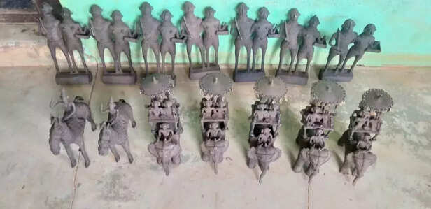 360877-dhokra-craft-artisans-odisha-tribal-heartla-livelihood-rural-areas-artisans-2