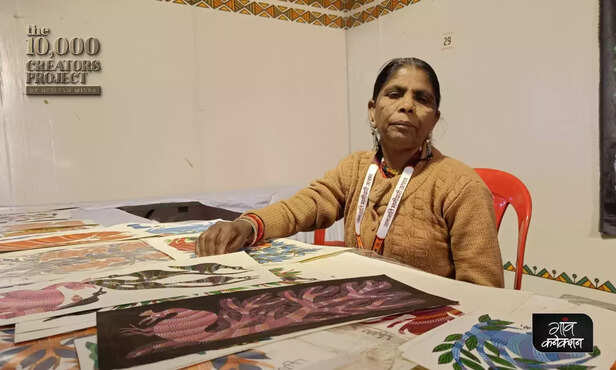 369290-bhil-tribal-pithora-art-jhabua-bhopal-madhya-pradesh-ladobai-tribal-artist-4