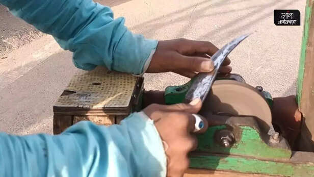 359370-nomadic-sikligar-community-jaipur-rajasthan-knife-sharpener-health-children-education-skill-livelihood