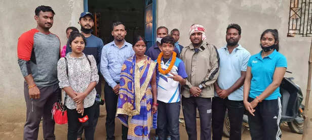 354052-tribal-girl-wrestler-chanchala-kumari-farmily-story-and-video