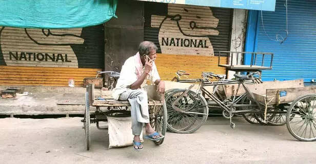 353118-lockdown-affects-rickshaw-puller