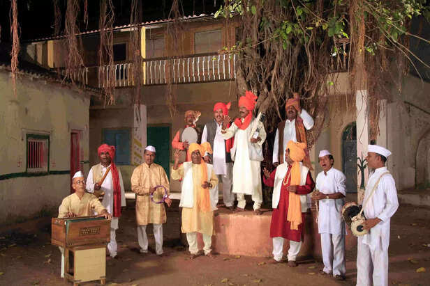 352803-tamasha-theatre-form-maharashtra-lockdown-india-gaon-connection-3-scaled