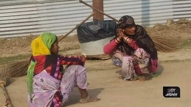 357671-contract-sweeper-magh-mela-prayagraj-pm-narendra-modi-karmayogi-3