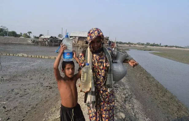 352052-water-crisis-in-banladesh-latest-photo