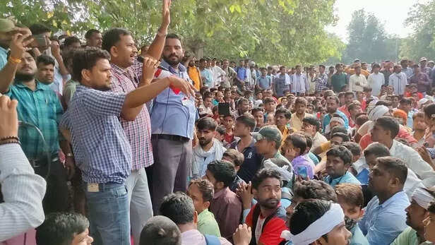 354693-up-ambulace-strike-latest-photo-news