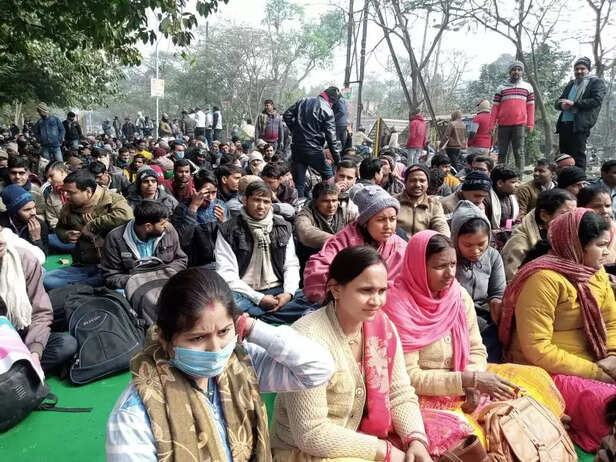 353099-esuiugwucaunaqq