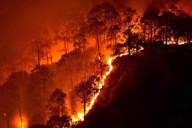 354470-new-research-exposure-to-wildfire-smoke-linked-to-higher-covid-19-risk-1-scaled