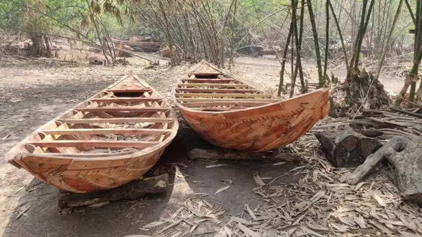 352418-rajbanshi-para-in-balagarh-constituency-where-boats-are-made-1-1-1-1