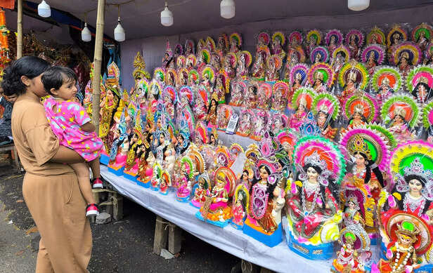 Clay idols of Goddess Lakshmi put on display