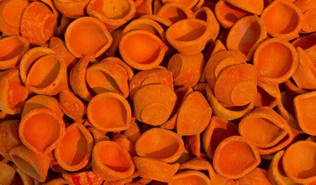 Diwali diyas tradition
