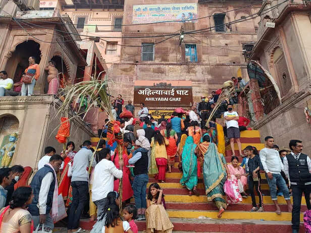 356460-chhath-puja-nahay-khay-surya-arghya-bihar-festival-pictures-gaon-connection-14