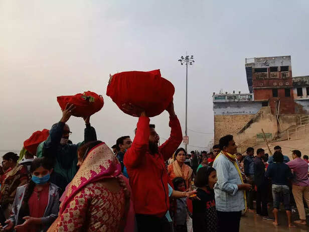 356462-chhath-puja-nahay-khay-surya-arghya-bihar-festival-pictures-gaon-connection-18