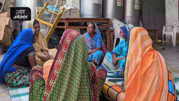 364539-self-help-groups-women-empowerment-bank-loan-share-market-swayam-sahayata-samuh-3