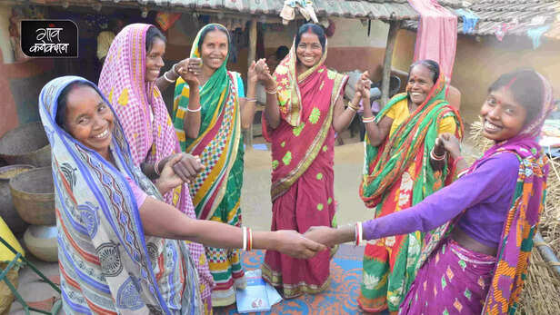 364540-self-help-groups-women-empowerment-bank-loan-share-market-swayam-sahayata-samuh-2