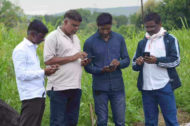 359872-climate-change-farming-agriculture-farm-precise-mobile-phone-app-5-scaled