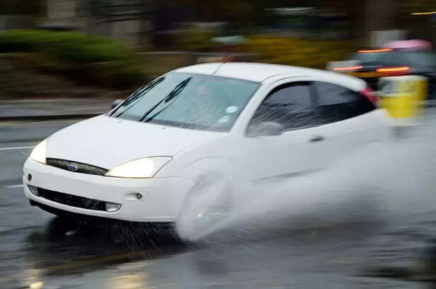 342735-aquaplaning-83008960720