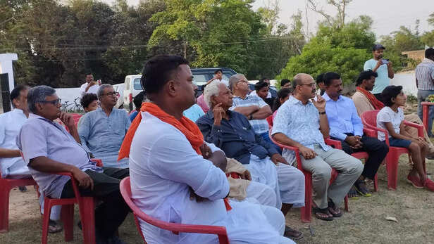 366000-mithila-mango-festival-mango-varieties-of-bihar-special-mango-gulab-khas-bahuasin-bhog-pahun-padauna-1