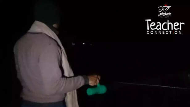 363366-farmer-stray-cattle-rabi-crop-college-teacher-winter-night-cow-uttar-pradesh-farming-2