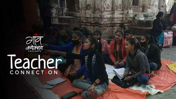 363091-special-school-education-teacher-mirzapur-students-pm-narendra-modi-mann-ki-baat-chalta-firta-pustkalaya-3