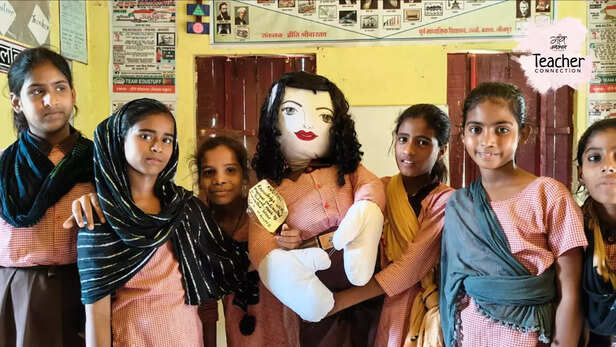 365774-art-craft-puppetry-music-dance-culture-club-priti-srivastava-composite-school-jaunpur-2