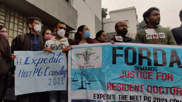 357163-doctors-protest-neet-pg-counselling-safdarganj-hospital-aiims-covid-third-wave-omron-healthcare-1