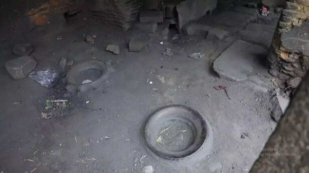 346378-mirzapur-brass-industry