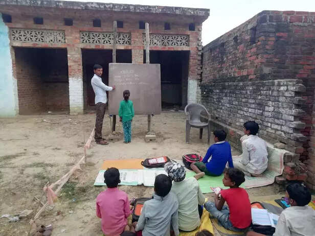 355641-corona-pandemic-schools-uttar-pradesh-education-beggars-children-positive-story-2