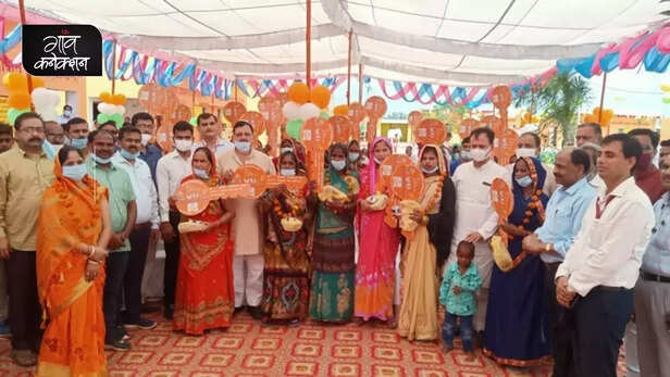 355625-landanpur-grant-lakhimpur-kheri-uttar-pradesh-awas-yojana-housing-scheme-yogi-adityanath-1