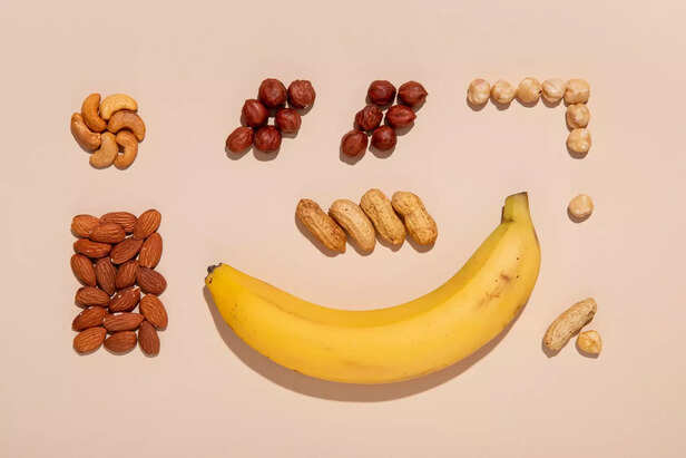 Eating Bananas With Seeds and Nuts is a Good Choice