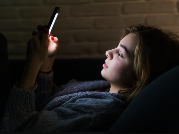 Blue Light Hunger at Night