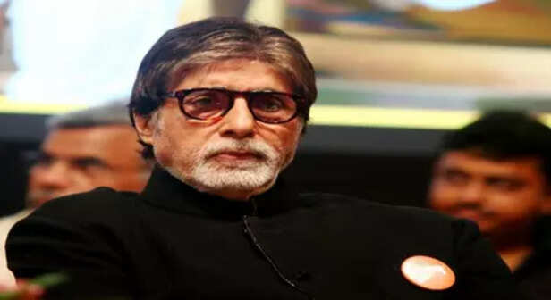 Amitabh Bachchan cherishes moments spent with family on Sunday