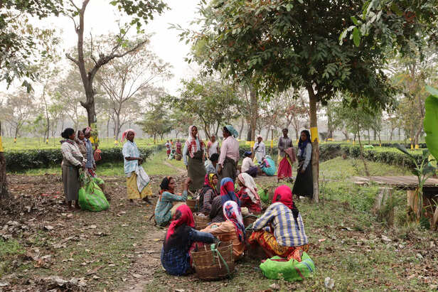 The-women-gather-after-the-end-of-shift-at-4-p.m.-1-scaled