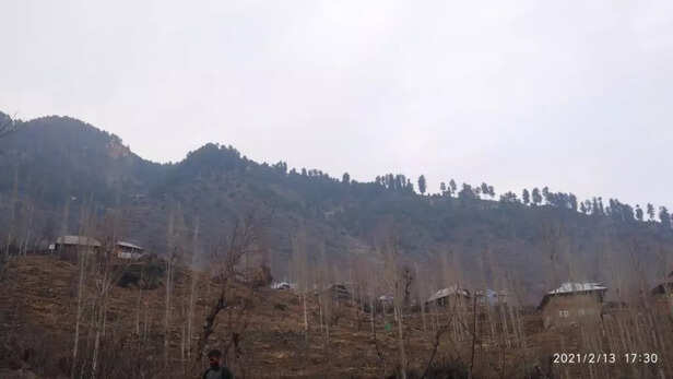Picture-arrenged-from-Raja-Sultan-Khan-Mountain-near-Chak-Mantrigam-in-North-Kashmirs-Bandipora-where-from-water-flows-to-Kishenganga-power-project-1024x576