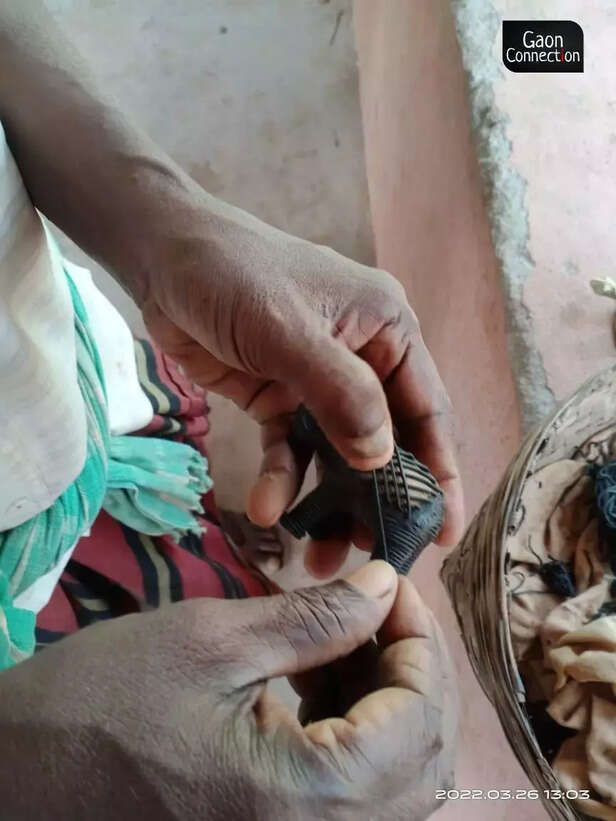 359527-an-artist-making-an-elephant-figurine