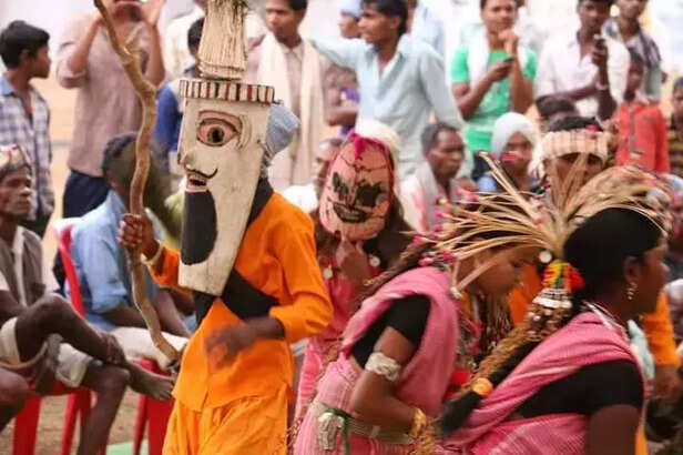 358377-352171-holi-festival-chhattisgarh-gaon-connection-10