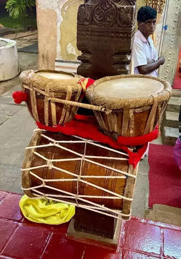 362506-sri-lanka-drums