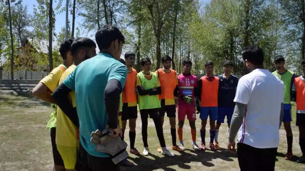 365542-teacher-field